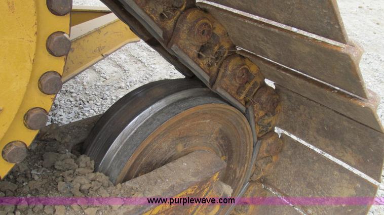 image for item G2084 2004 Caterpillar D6R DS LGP Series II dozer