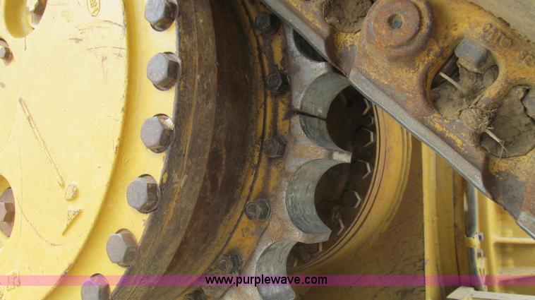 image for item G2084 2004 Caterpillar D6R DS LGP Series II dozer