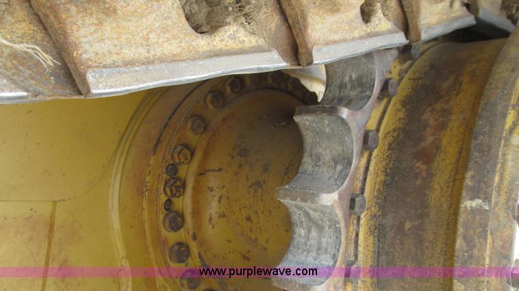 image for item G2084 2004 Caterpillar D6R DS LGP Series II dozer