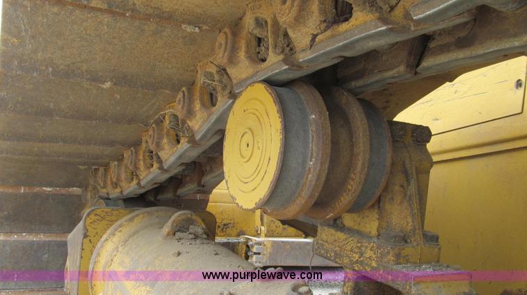 image for item G2084 2004 Caterpillar D6R DS LGP Series II dozer
