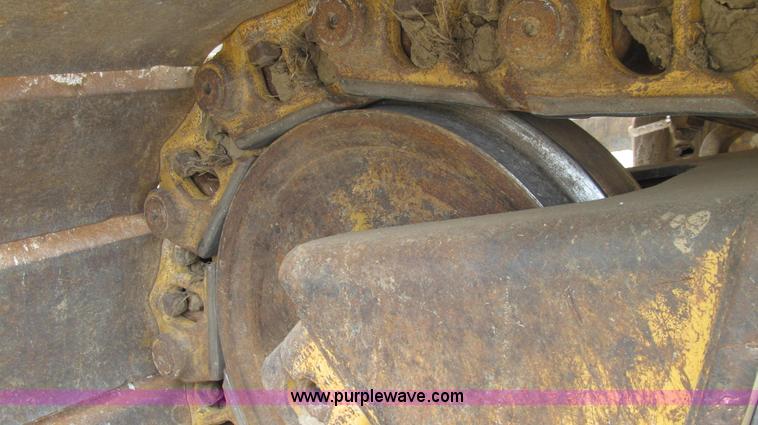 image for item G2084 2004 Caterpillar D6R DS LGP Series II dozer