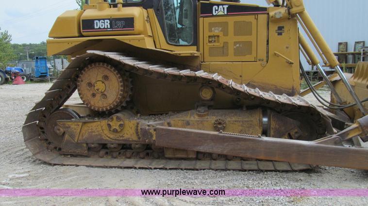 image for item G2084 2004 Caterpillar D6R DS LGP Series II dozer