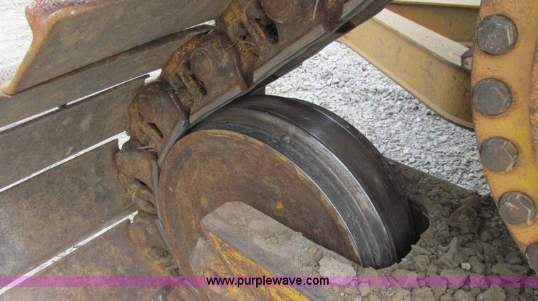 image for item G2084 2004 Caterpillar D6R DS LGP Series II dozer