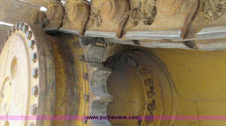image for item G2084 2004 Caterpillar D6R DS LGP Series II dozer