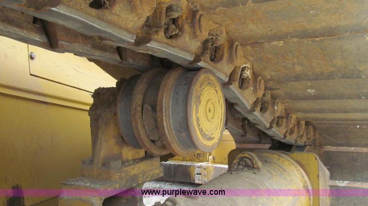 image for item G2084 2004 Caterpillar D6R DS LGP Series II dozer