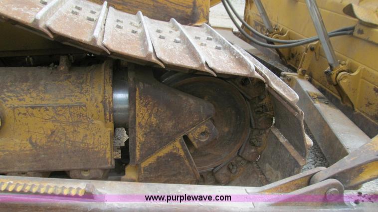 image for item G2084 2004 Caterpillar D6R DS LGP Series II dozer