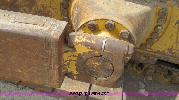 image for item G2084 2004 Caterpillar D6R DS LGP Series II dozer