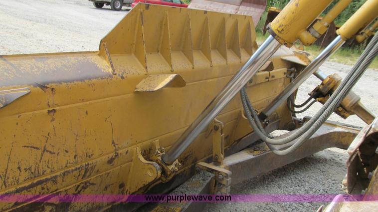 image for item G2084 2004 Caterpillar D6R DS LGP Series II dozer