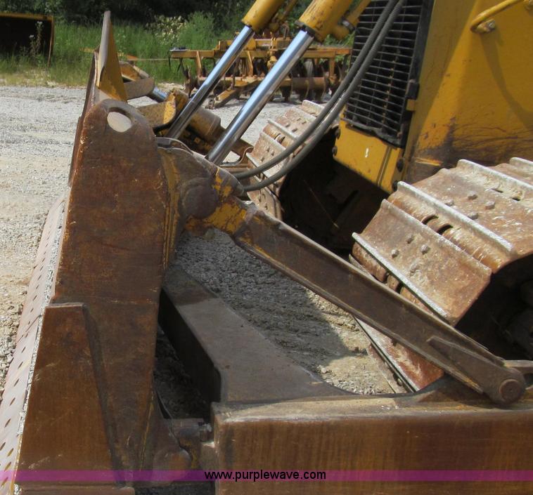 image for item G2084 2004 Caterpillar D6R DS LGP Series II dozer
