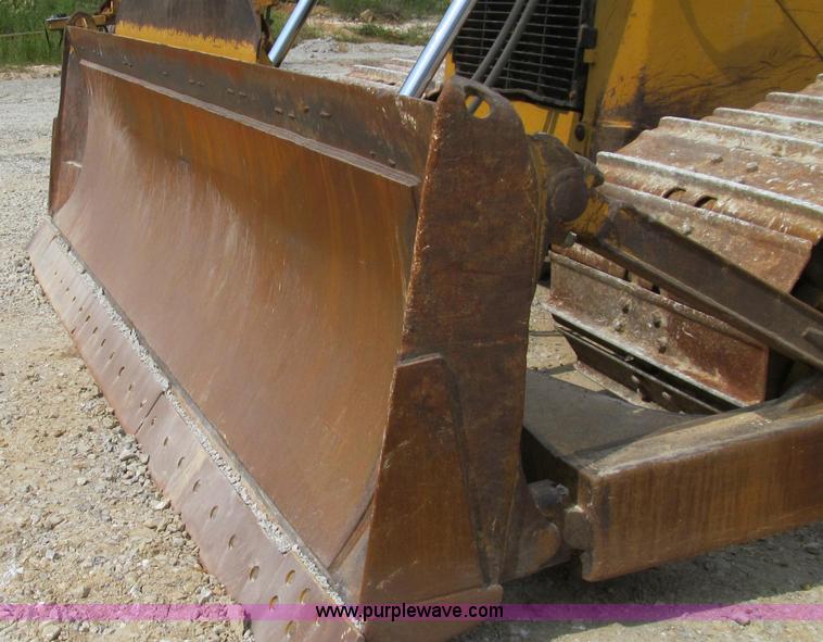 image for item G2084 2004 Caterpillar D6R DS LGP Series II dozer