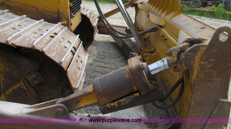 image for item G2084 2004 Caterpillar D6R DS LGP Series II dozer