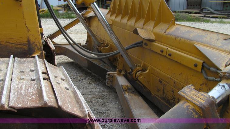 image for item G2084 2004 Caterpillar D6R DS LGP Series II dozer
