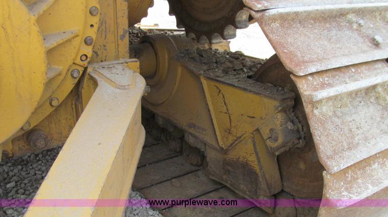 image for item G2084 2004 Caterpillar D6R DS LGP Series II dozer