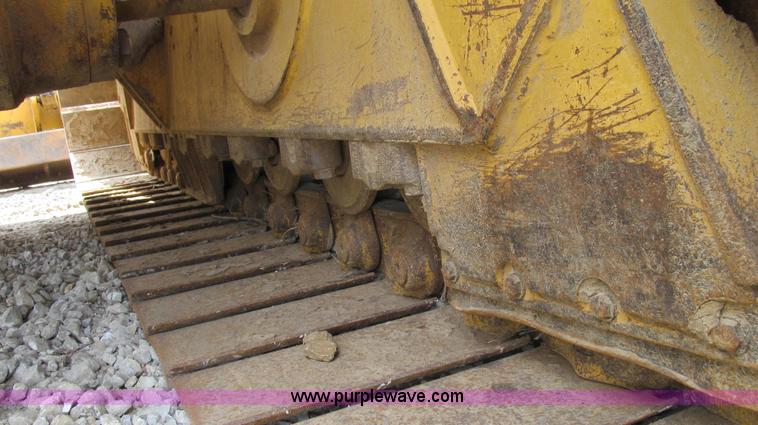 image for item G2084 2004 Caterpillar D6R DS LGP Series II dozer
