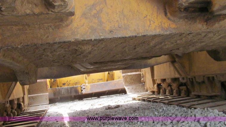 image for item G2084 2004 Caterpillar D6R DS LGP Series II dozer