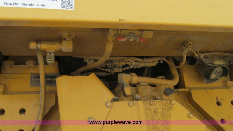 image for item G2084 2004 Caterpillar D6R DS LGP Series II dozer