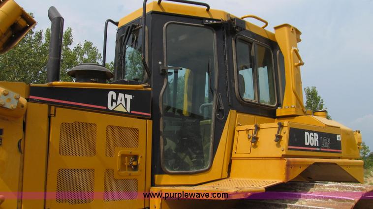 image for item G2084 2004 Caterpillar D6R DS LGP Series II dozer