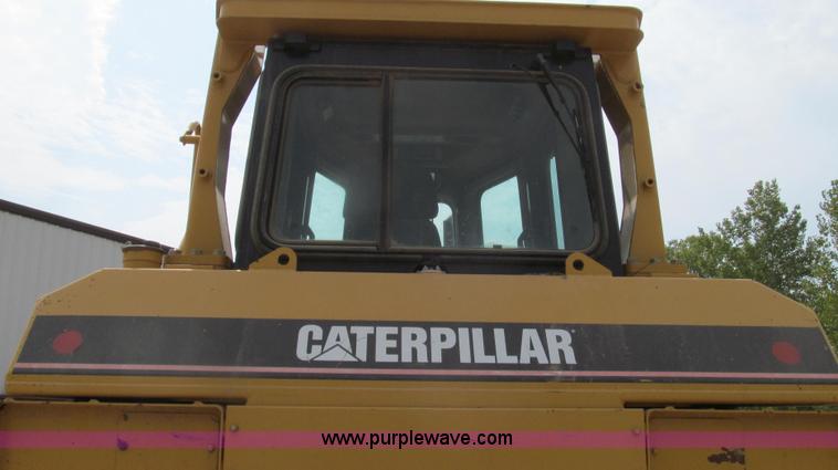 image for item G2084 2004 Caterpillar D6R DS LGP Series II dozer