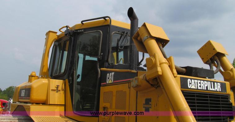 image for item G2084 2004 Caterpillar D6R DS LGP Series II dozer
