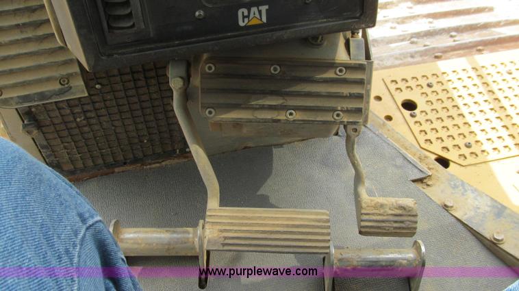 image for item G2084 2004 Caterpillar D6R DS LGP Series II dozer