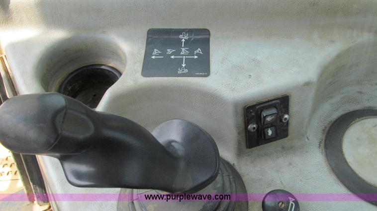 image for item G2084 2004 Caterpillar D6R DS LGP Series II dozer