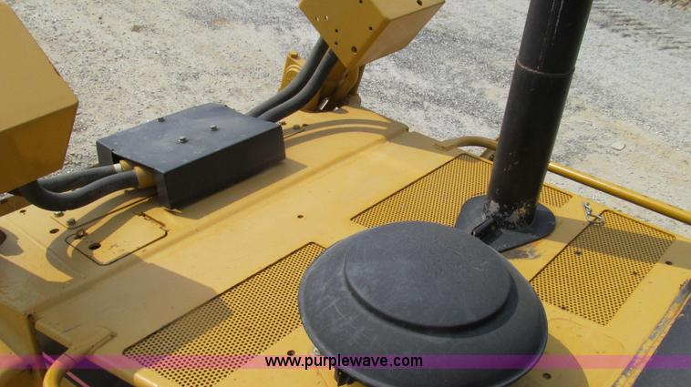 image for item G2084 2004 Caterpillar D6R DS LGP Series II dozer