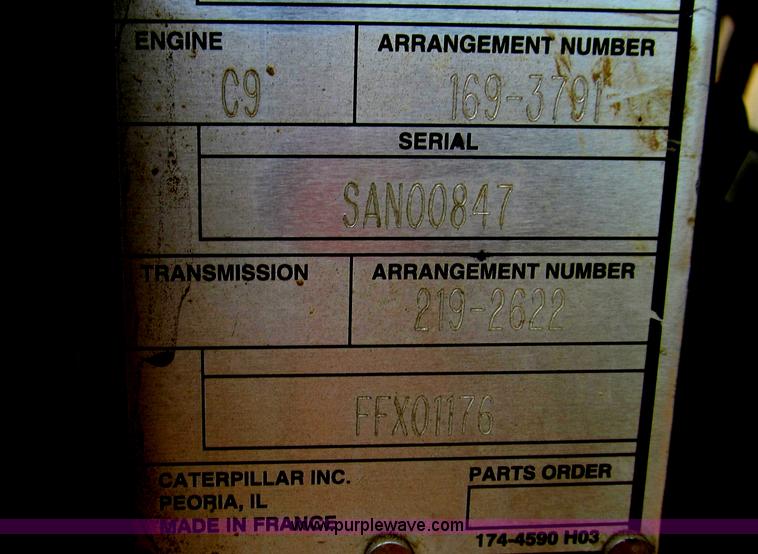 image for item G2084 2004 Caterpillar D6R DS LGP Series II dozer