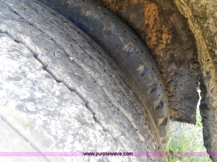 image for item G3474 1976 Dodge D800 oil distributor truck