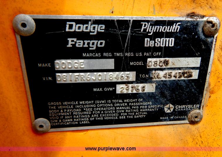 image for item G3474 1976 Dodge D800 oil distributor truck