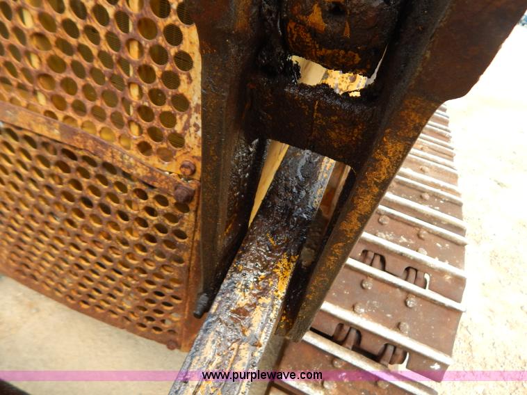 image for item G3477 1976 Caterpillar 941B track loader