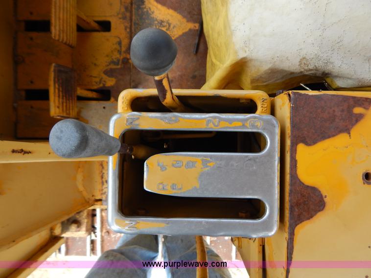 image for item G3477 1976 Caterpillar 941B track loader