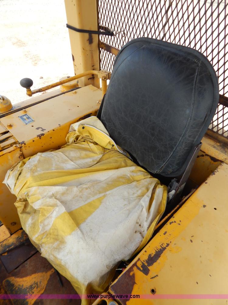 image for item G3477 1976 Caterpillar 941B track loader