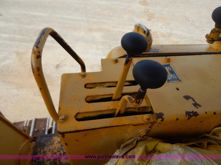 image for item G3477 1976 Caterpillar 941B track loader