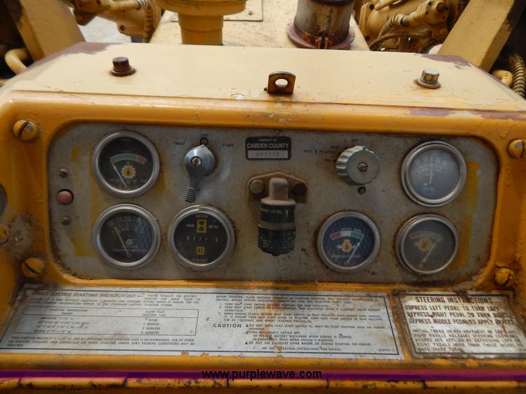 image for item G3477 1976 Caterpillar 941B track loader