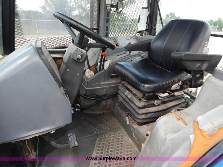 image for item G3479 1993 Ford 7740 PowerStar SL tractor