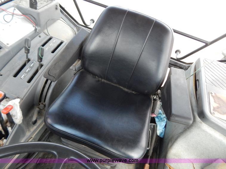 image for item G3479 1993 Ford 7740 PowerStar SL tractor