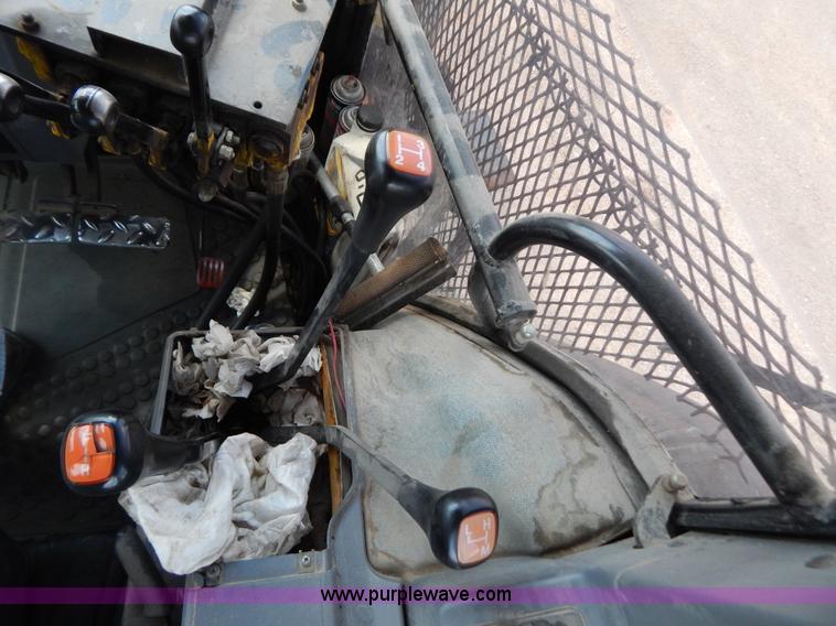 image for item G3479 1993 Ford 7740 PowerStar SL tractor