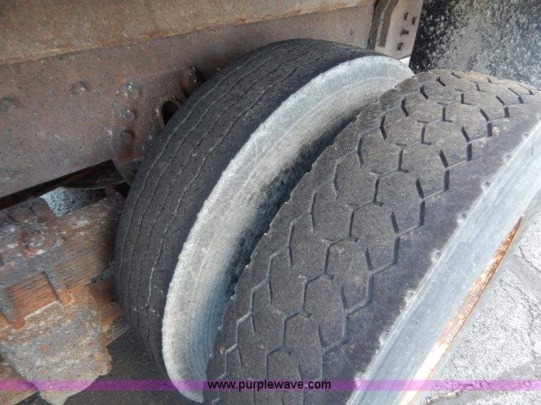 image for item G3481 1998 International 4900 tandem axle dump truck