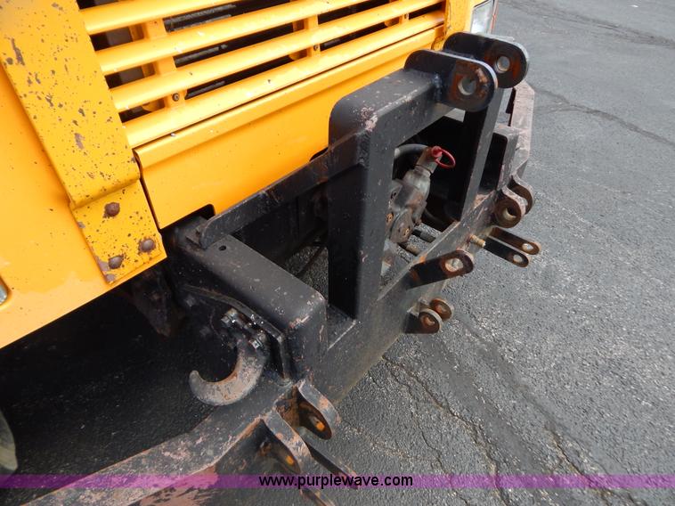 image for item G3481 1998 International 4900 tandem axle dump truck