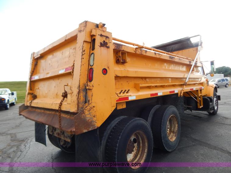 image for item G3481 1998 International 4900 tandem axle dump truck