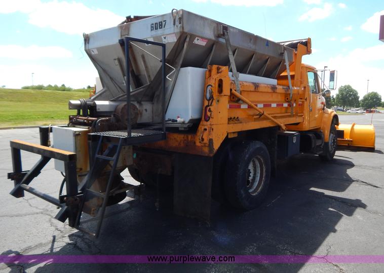 image for item G3482 2000 International 4900 dump truck