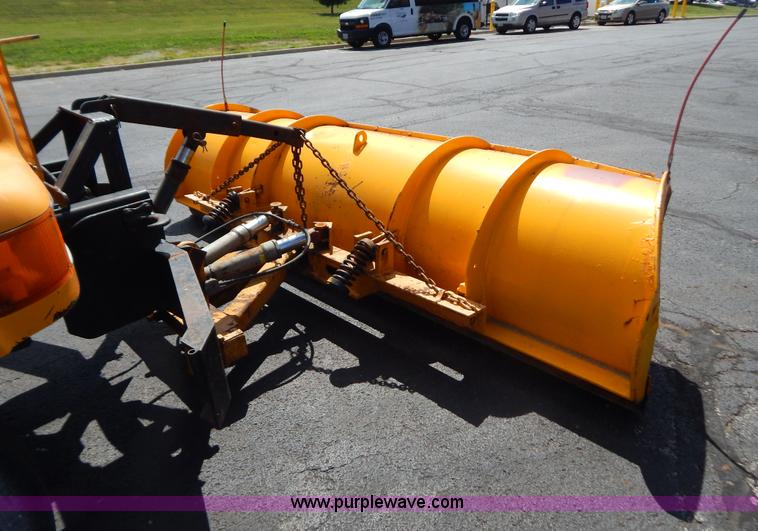 image for item G3482 2000 International 4900 dump truck