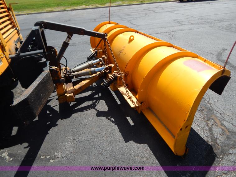 image for item G3482 2000 International 4900 dump truck