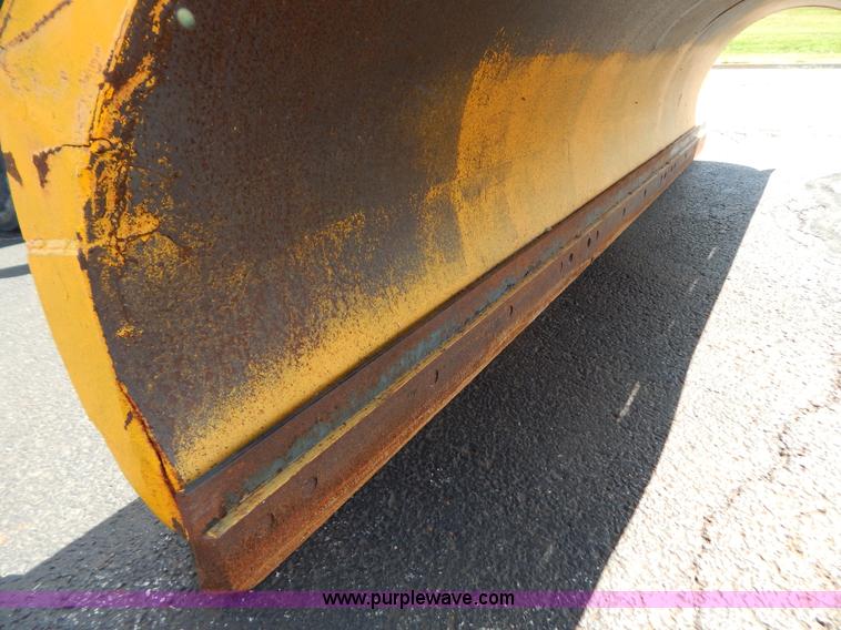 image for item G3482 2000 International 4900 dump truck