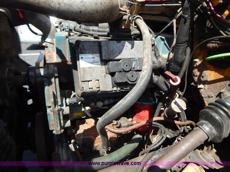 image for item G3482 2000 International 4900 dump truck