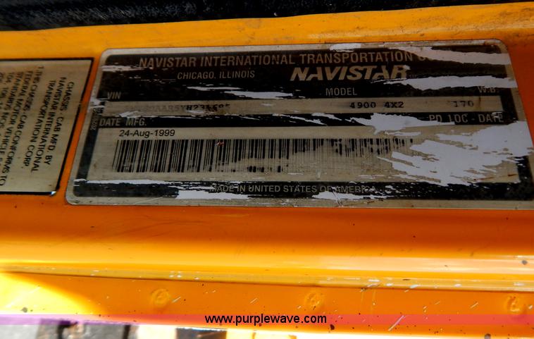 image for item G3482 2000 International 4900 dump truck