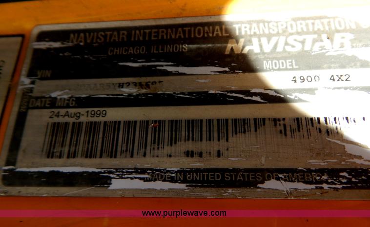 image for item G3482 2000 International 4900 dump truck