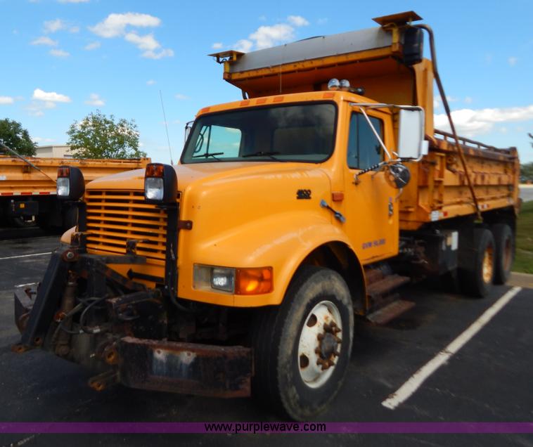 image for item G3483 1999 International 4900 tandem axle dump truck