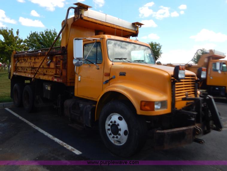 image for item G3483 1999 International 4900 tandem axle dump truck