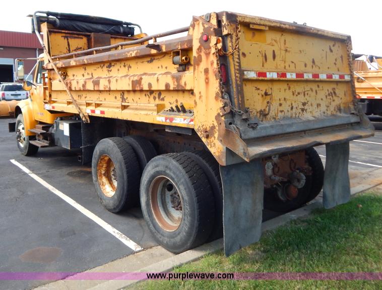 image for item G3483 1999 International 4900 tandem axle dump truck